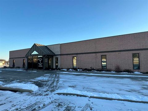 Photo of 850 22nd Ave 2 #2, Coralville, IA 52241 (MLS # 202500456)