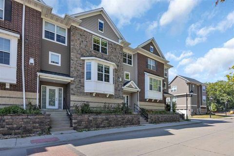 Photo of 440 3rd Ave Apt 4, IA 52241 (MLS # 202506032)