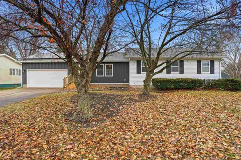 Photo of 807 S 8th Ave, Washington, IA 52353 (MLS # 202507162)