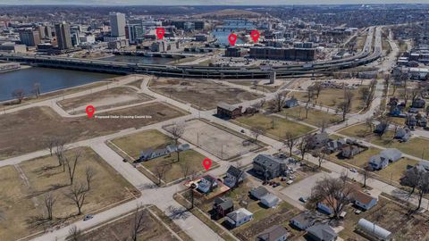 Photo of 718 4th St NW, Cedar Rapids, IA 52405 (MLS # 202502131)