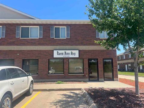 Photo of 4 Hawkeye Dr 106 #106, NorthLiberty, IA 52317 (MLS # 202603542)