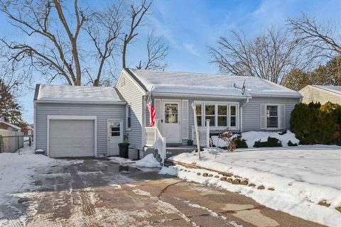 Photo of 606 10th Ave, Coralville, IA 52241 (MLS # 202600638)