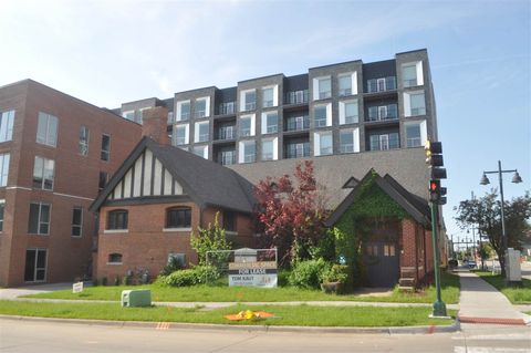 Photo of 10 S Gilbert St., Iowa City, IA 52240 (MLS # 202500437)