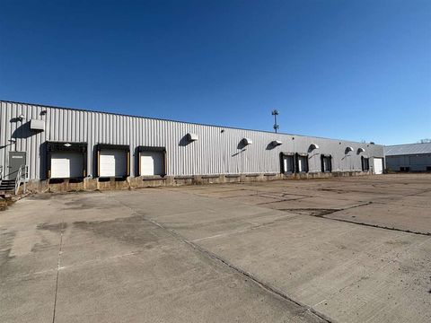 Photo of 2055 N Towne Ln NE, CedarRapids, IA 52402 (MLS # 202601218)