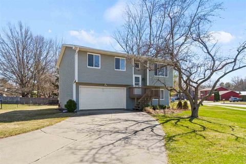 Photo of 2150 Broadway St, Iowa City, IA 52240 (MLS # 202501978)