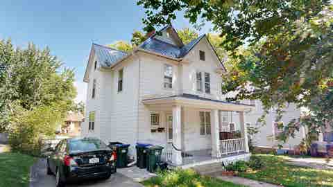 Photo of 1204 E Burlington St, IowaCity, IA 52240 (MLS # 202603665)