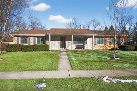 Photo of 610 Arbor Drive, IowaCity, IA 52245 (MLS # 202601330)