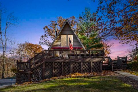 Photo of 2230 Valley Rd NE, NorthLiberty, IA 52317 (MLS # 202506942)