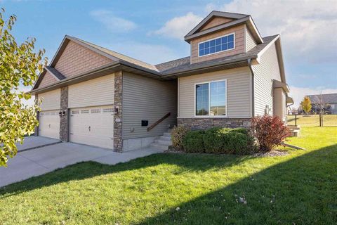 Photo of 1217 Copper Mountain Dr, NorthLiberty, IA 52317 (MLS # 202506938)