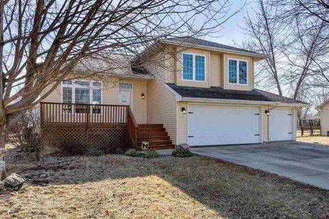 Photo of 20 Penn Ridge Ct, NorthLiberty, IA 52317 (MLS # 202601147)