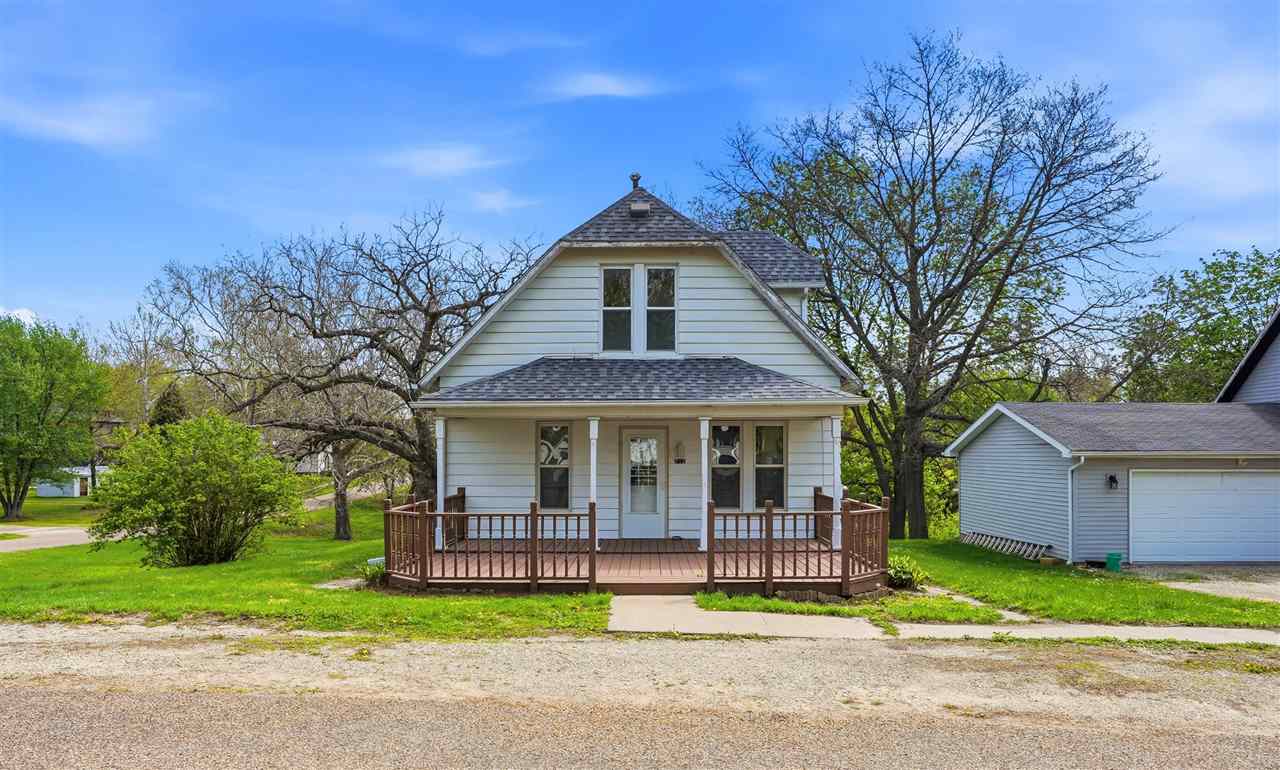 Photo 1 of 47 — 712 10th Ave, Wellman, IA 52356