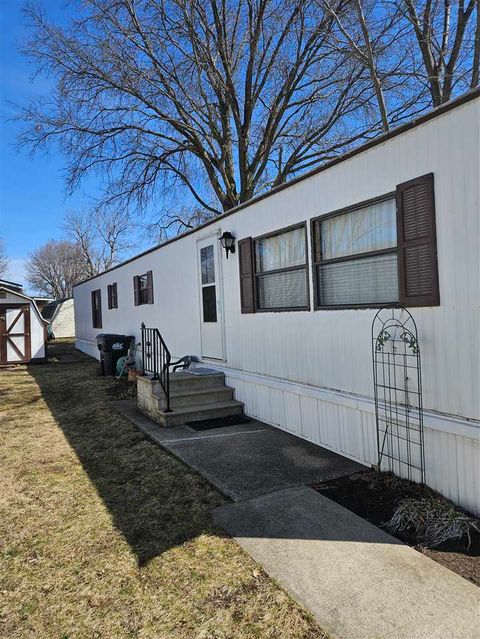 Photo of 2100 Scott Blvd LOT 84, IowaCity, IA 52240 (MLS # 202601913)