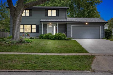 Photo of 2710 E Court St, Iowa City, IA 52245 (MLS # 202503878)