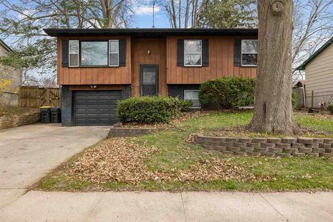 Photo of 1812 Gleason Ave, Iowa City, IA 52240 (MLS # 202502446)