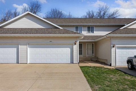 Photo of 3535 Stoney Point Rd SW, Cedar Rapids, IA 52404 (MLS # 202502519)