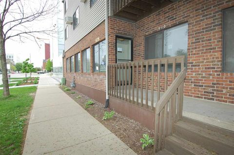 Photo of 510 S Clinton St, IowaCity, IA 52240 (MLS # 202506477)