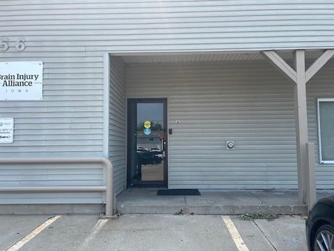 Photo of 1556 S 1st Ave, Iowa City, IA 52240 (MLS # 202503821)