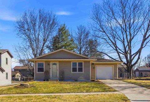 Photo of 30 Bayberry Ln, NorthLiberty, IA 52317 (MLS # 202601817)