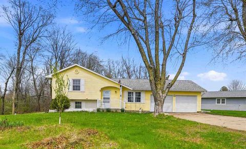 Photo of 316 South Hill Ave, ColumbusJunction, IA 52738 (MLS # 202602549)