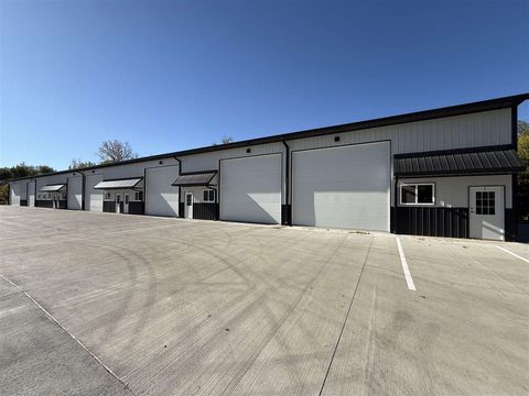 Photo of 1650 Willow Creek Dr 1 #1, IowaCity, IA 52246 (MLS # 202603854)