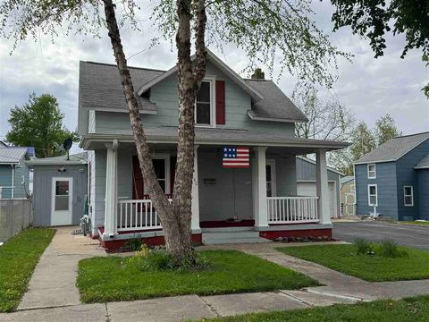 Photo of 1340 8th St, Marion, IA 52302 (MLS # 202603452)