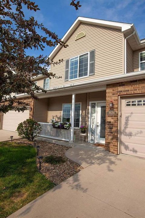 Photo of 1634 Burr Dr, NorthLiberty, IA 52317 (MLS # 202507420)