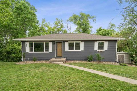 Photo of 6610 SE Berry Rd, Cedar Rapids, IA 52403 (MLS # 202503349)