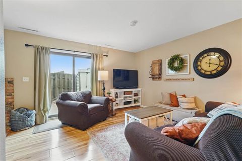 Photo of 480 Samoa Dr, Iowa City, IA 52246 (MLS # 202501830)