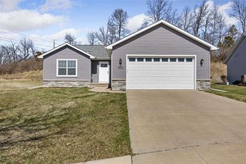 Photo of 3608 Forest Valley Ct NE, Cedar Rapids, IA 52411 (MLS # 202502151)