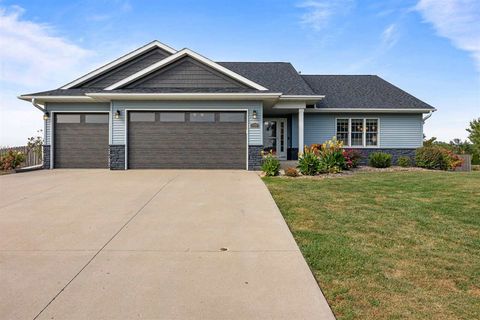 Photo of 1500 Harvest St, IA 52317 (MLS # 202505915)