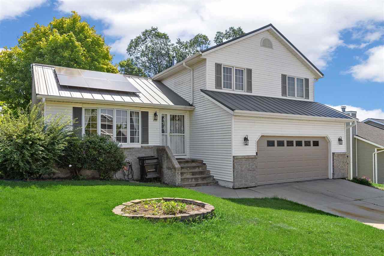 Photo 1 of 32 — 1711 NW Hamer Dr, CedarRapids, IA 52405