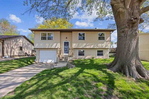 Photo of 1830 Gleason Ave, Iowa City, IA 52240 (MLS # 202503098)