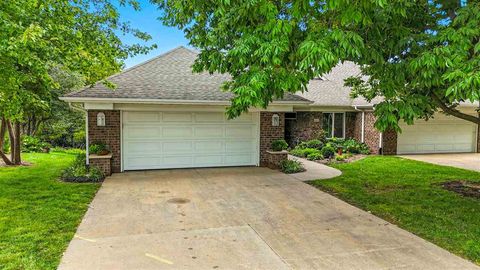Photo of 664 Larch Ln, Iowa City, IA 52245 (MLS # 202505147)