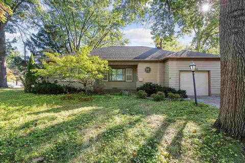 Photo of 404 Oakland Ave, IA 52240 (MLS # 202506101)