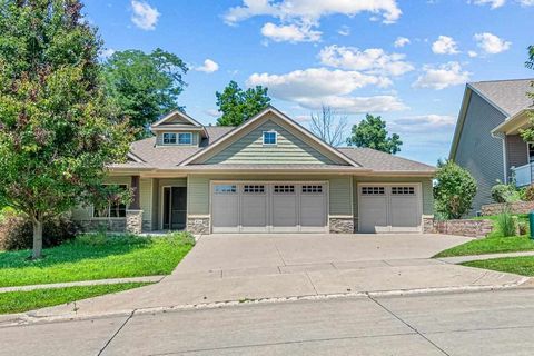 Photo of 826 Sugar Loaf Cir, Iowa City, IA 52245 (MLS # 202504905)