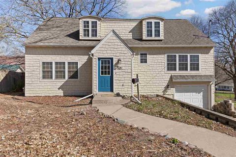 Photo of 1101 Yewell St, Iowa City, IA 52240 (MLS # 202502321)