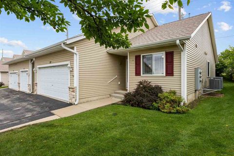 Photo of 1458 Tower Ln 12 #12, Cedar Rapids, IA 52402 (MLS # 202504575)
