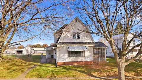 Photo of 120 E Oak St, NorthEnglish, IA 52316 (MLS # 202507072)