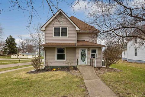 Photo of 1707 8th Ave, BellePlaine, IA 52208 (MLS # 202602033)