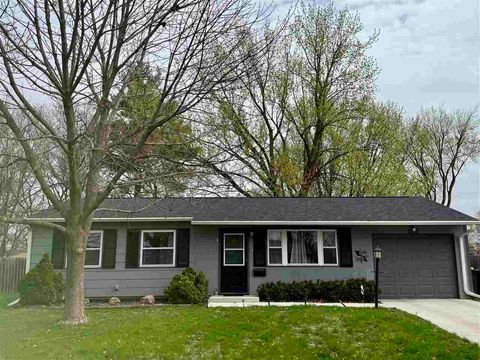 Photo of 2212 Nevada Ave, IowaCity, IA 52240 (MLS # 202602487)