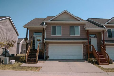 Photo of 1808 Goose Lake Cir, IA 52317 (MLS # 202506010)