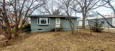 Photo of 2263 S Riverside Dr, IowaCity, IA 52246 (MLS # 202600382)