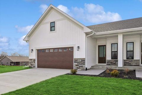 Photo of 1013 Highland Trl, Solon, IA 52333 (MLS # 202600106)