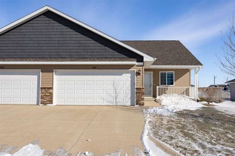 Photo of 4422 Calder Dr, Marion, IA 52302 (MLS # 202601900)