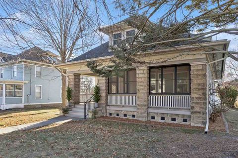 Photo of 1111 E Court St, Iowa City, IA 52240 (MLS # 202501950)