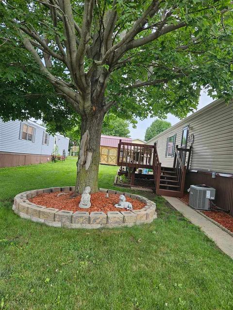 Photo of 17 Summary St, Iowa City, IA 52240 (MLS # 202504494)
