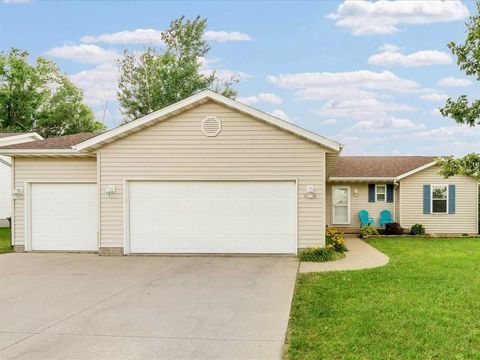 Photo of 2200 50th St, Marion, IA 52302 (MLS # 202506672)