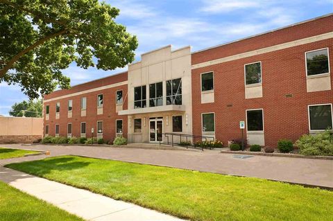 Photo of 2720 NE 1st Ave 200 #200, CedarRapids, IA 52402 (MLS # 202506966)