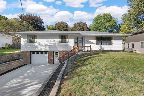 Photo of 1430 Rochester Ave, IA 52245 (MLS # 202506364)