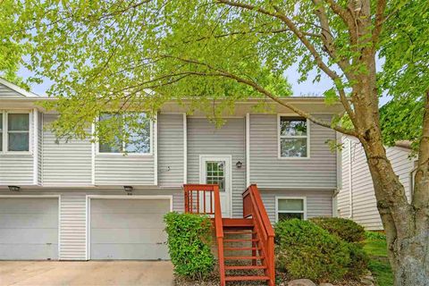 Photo of 816 Dover St, IA 52245 (MLS # 202506210)